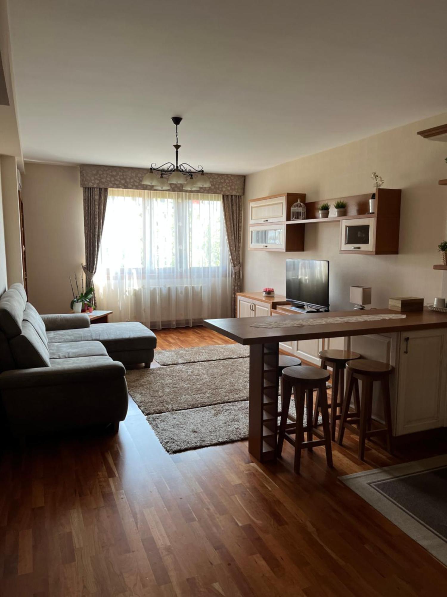 Danube Terrace Elegant With 2 Bedroom With Free Air Conditioner And Private Parking Budapest Luaran gambar